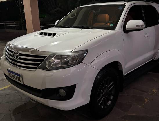 TOYOTA HILUX SW4 3.0 SRV 4X4 16V TURBO INTERCOOLER DIESEL 4P AUTOMÁTICO TOYOTA HILUX SW4 3.0 SRV 4X4 16V TURBO INTERCOOLER DIESEL 4P AUTOMÁTICO